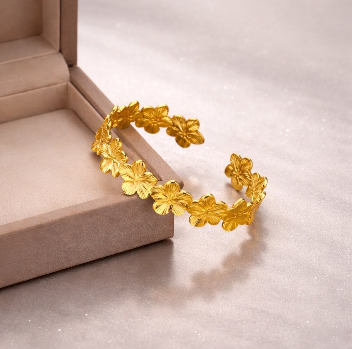 Bracelet fleurs dorées